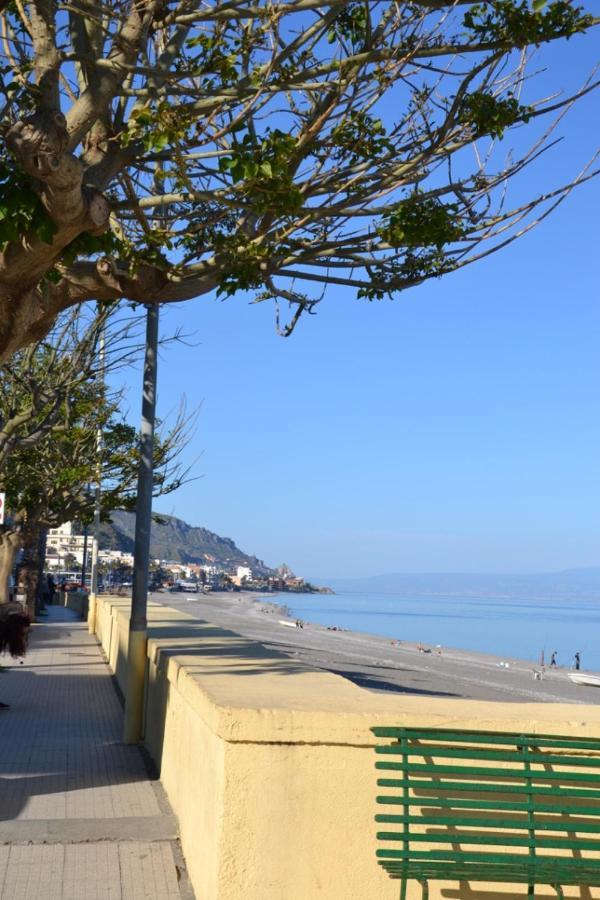 I Tesori Del Mare Bed & Breakfast Letojanni Bagian luar foto
