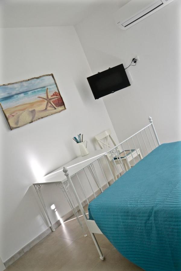 I Tesori Del Mare Bed & Breakfast Letojanni Bagian luar foto