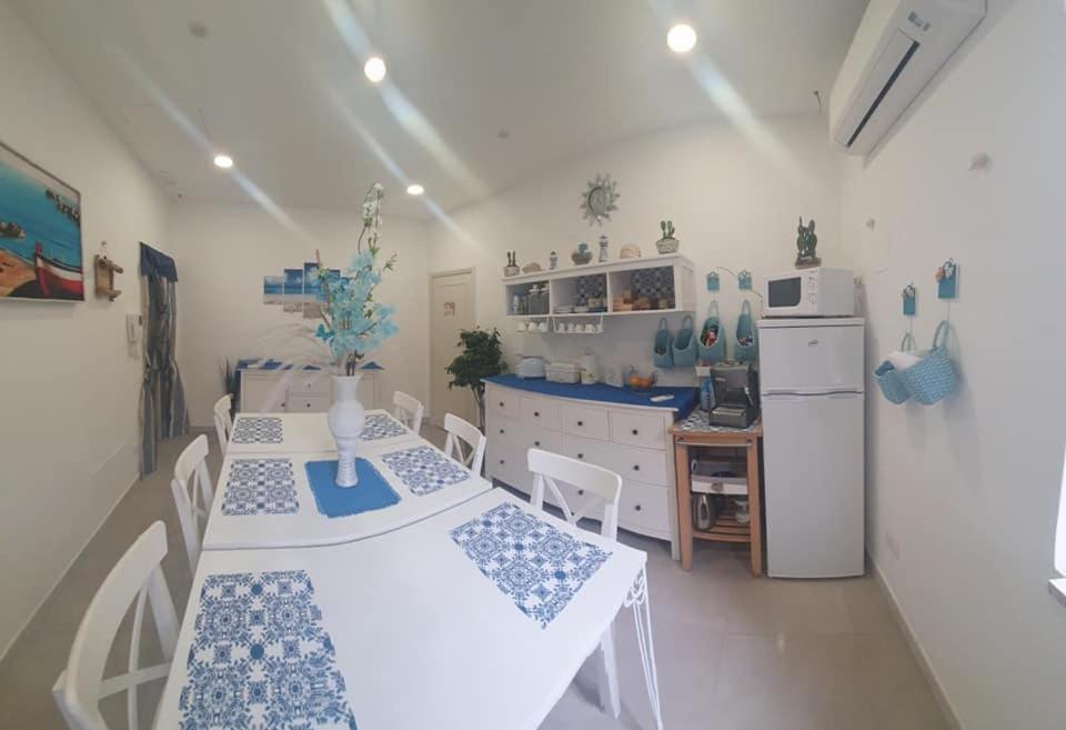 I Tesori Del Mare Bed & Breakfast Letojanni Bagian luar foto