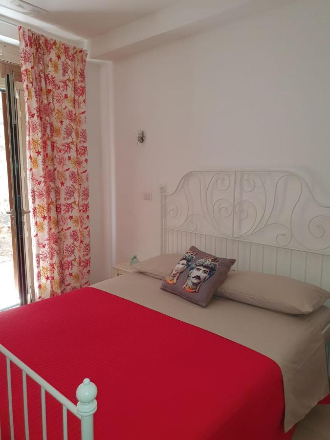 I Tesori Del Mare Bed & Breakfast Letojanni Bagian luar foto